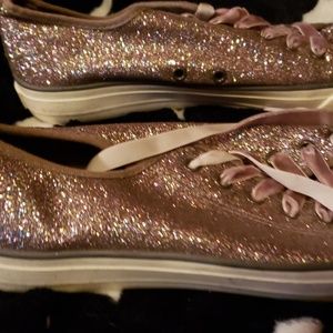 American eagle sneakers size 8